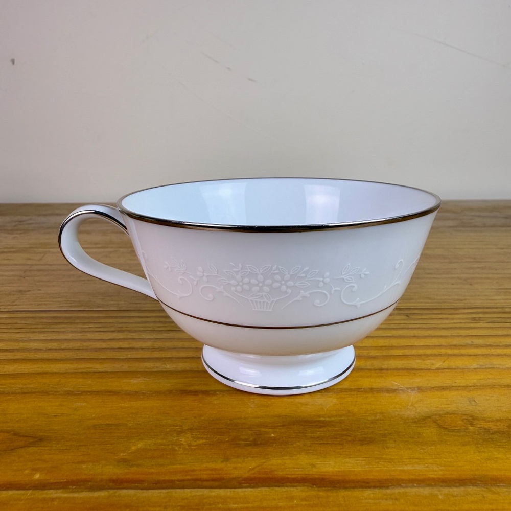 Noritake Whitehall 6115 Footed Teacups with Platinum Trim – Set of 4 - Picture 6 of 10